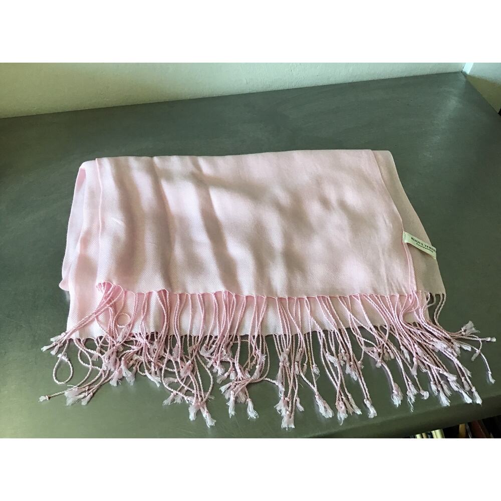 pashmina scarf, shawl, wrap  Bijoux terner, soft pink color.